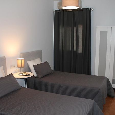 Hostal Montilla Sotogrande Torreguadiaro Ngoại thất bức ảnh